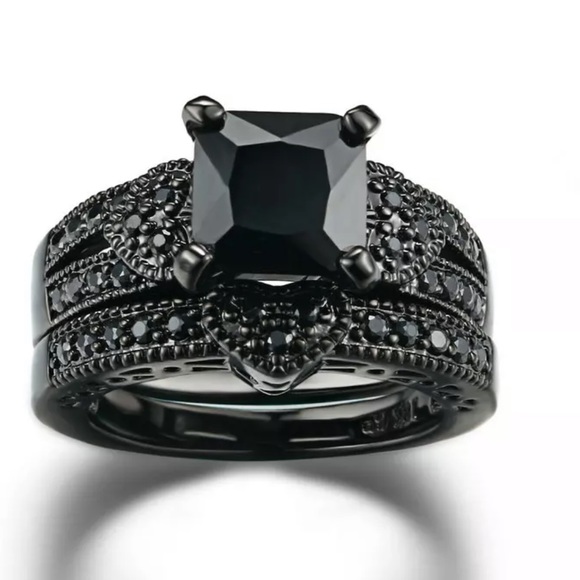 New 18K Gold Plated Hearts Square Cut Ring - Picture 2 of 5